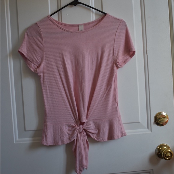 Cute pink ribboned top with bows 💗 - Picture 3 of 3